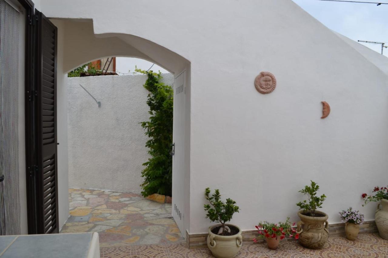 Casa Vacanze Il Faro Murta Maria Exterior photo